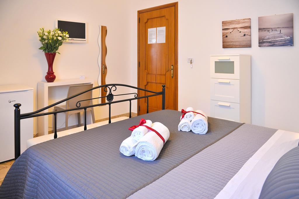 Lu Puzzu Luengu B&B Leverano Exterior foto